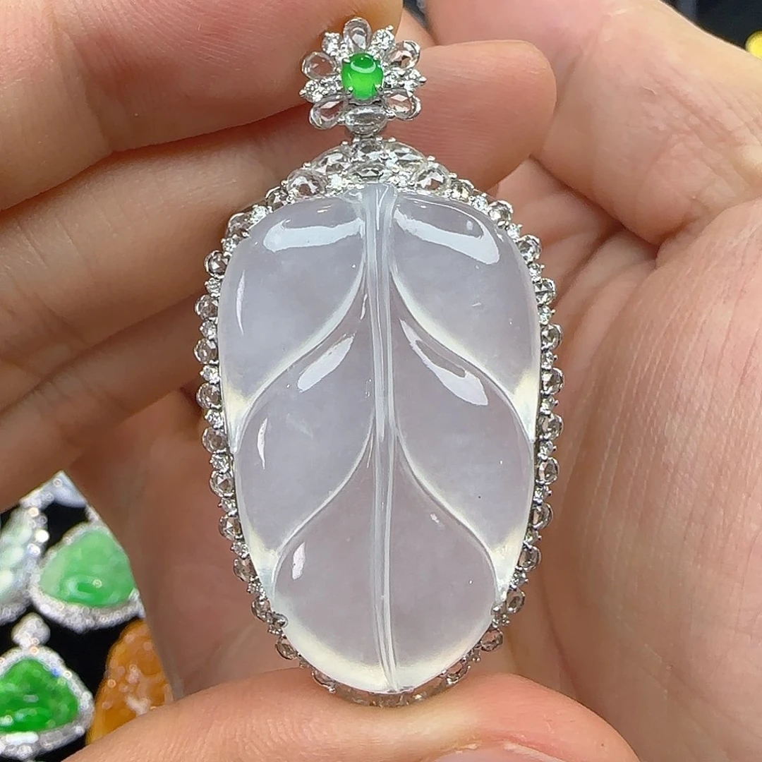 颈饰18K金镶嵌翡翠天然翡翠