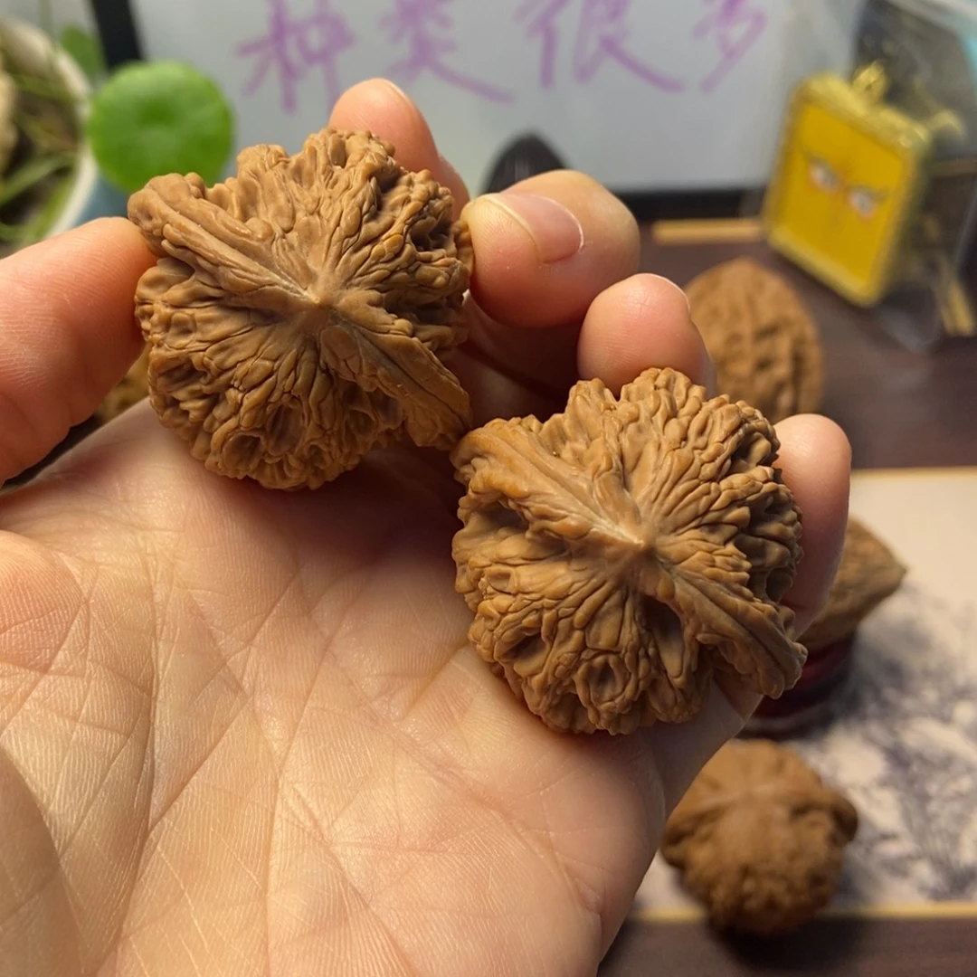 文玩核桃把件全品粗筋麦穗虎头41