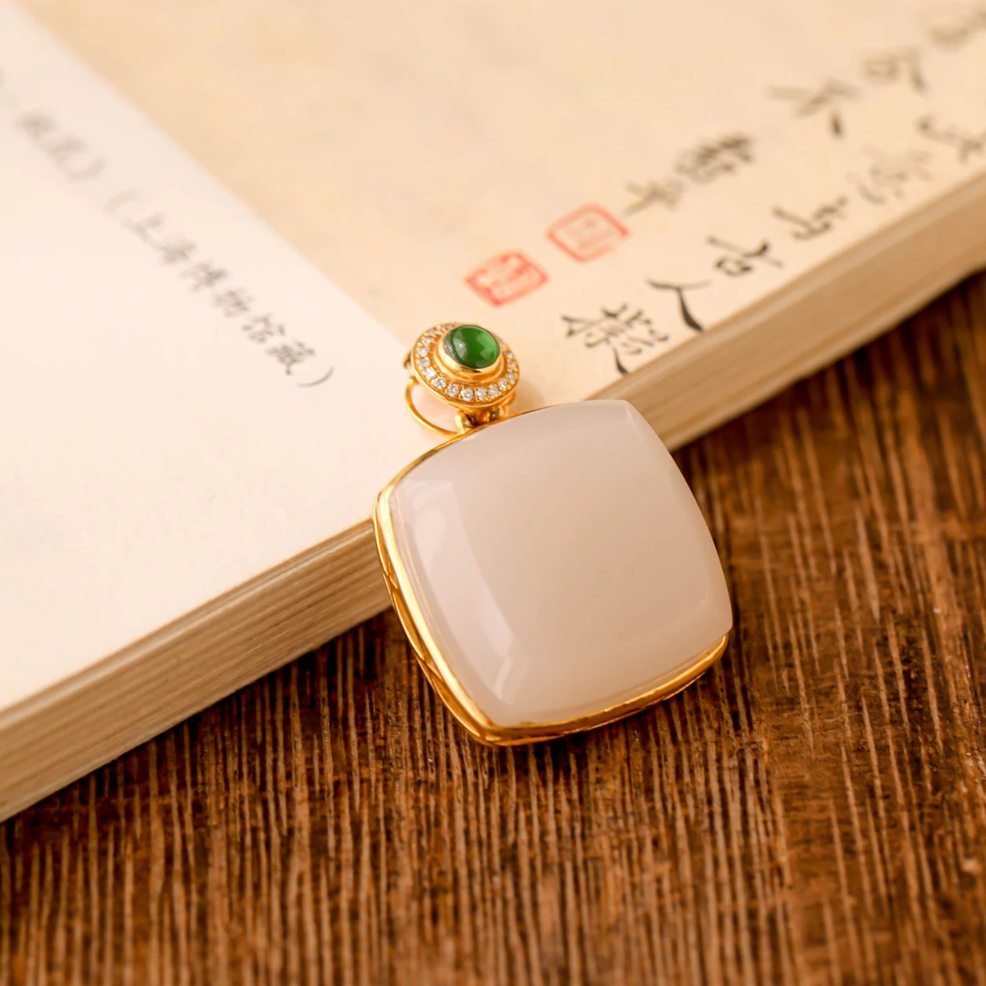 【相见欢】瑾玉和田玉藕粉方糖18k金吊坠 尺寸19/19/8古风 L0254-3