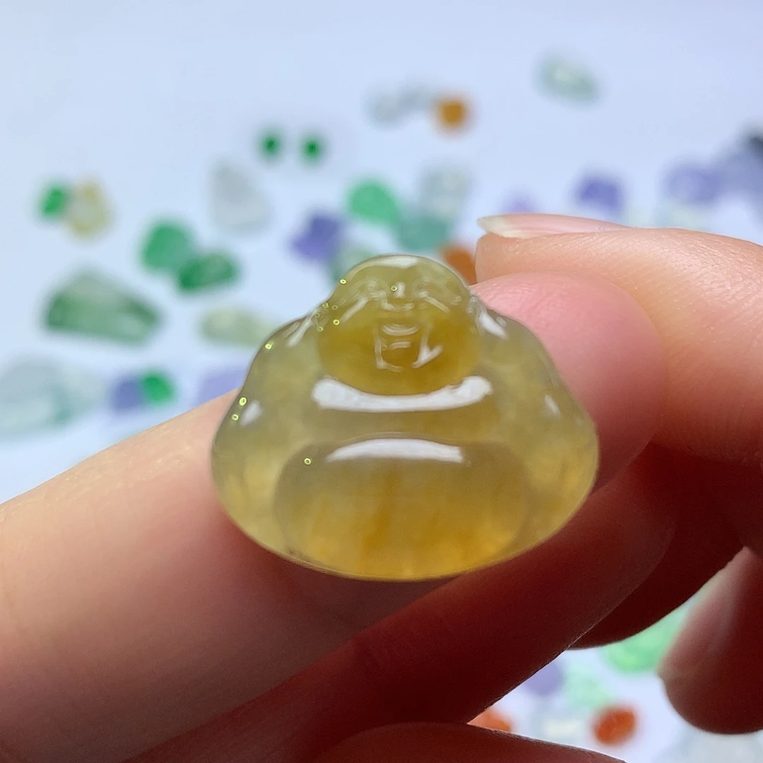 翡翠未镶嵌颈饰佛