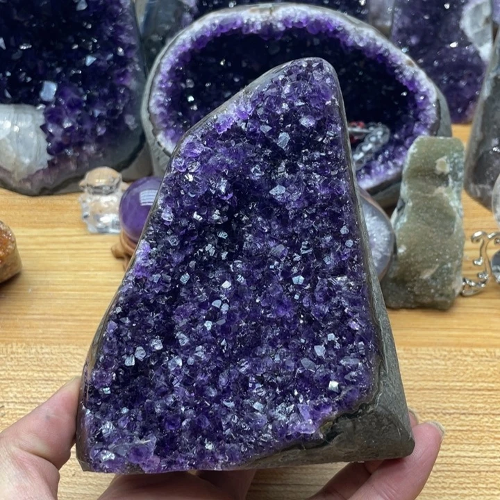 紫晶水晶摆件未镶嵌