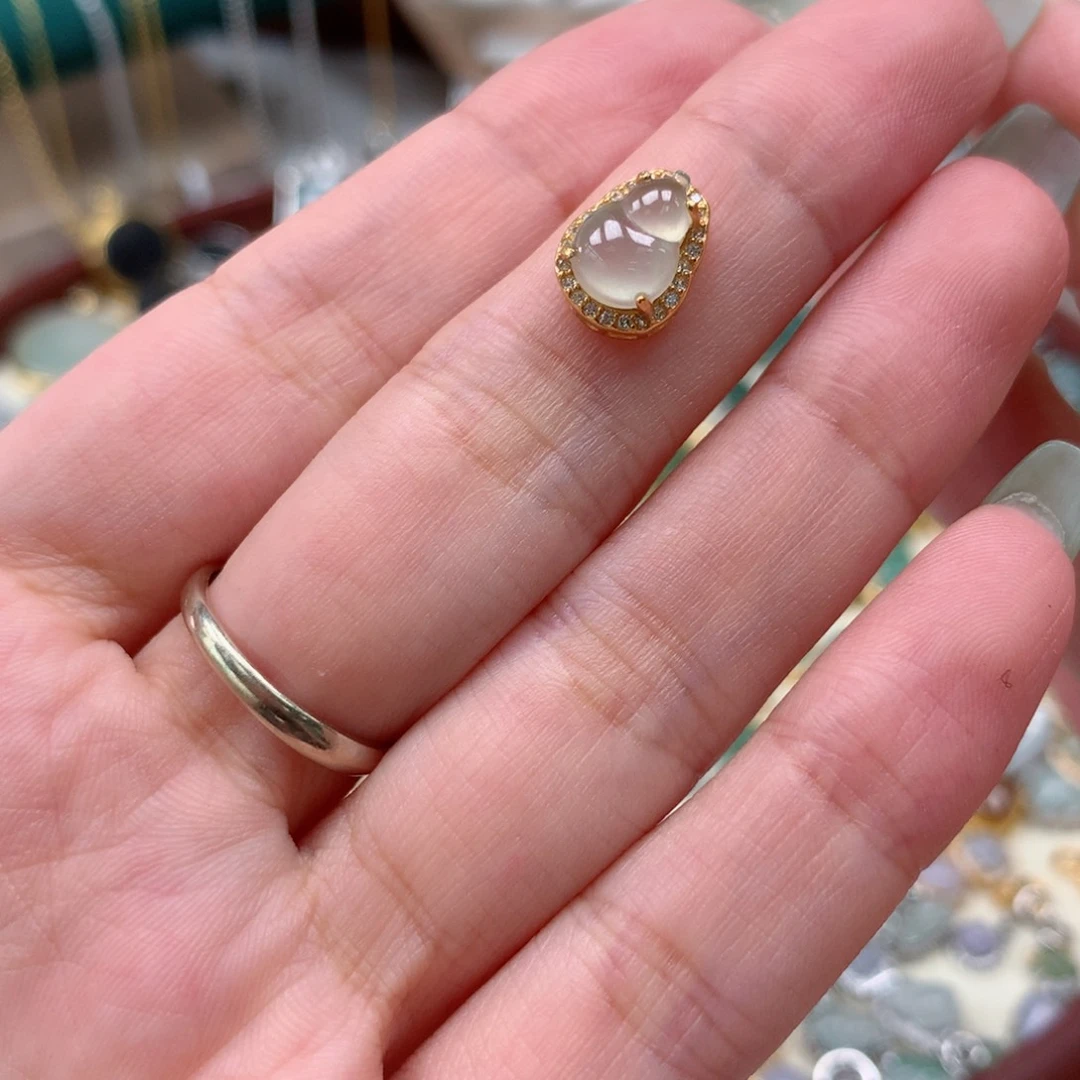 颈饰银S925镶嵌翡翠葫芦