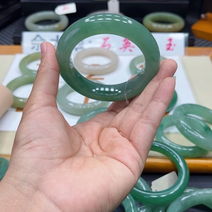 未镶嵌手镯石英质玉꒰****꒱