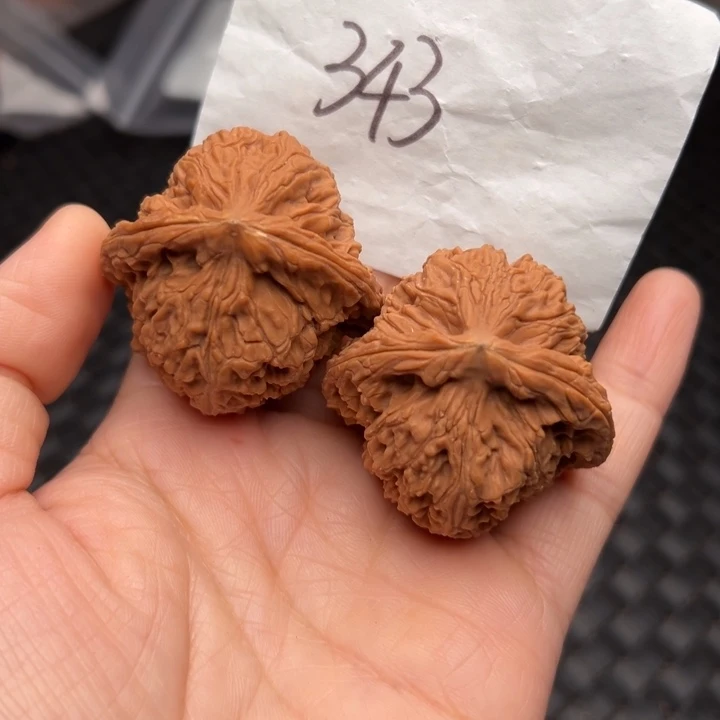 核桃43尺寸浮黄南疆石