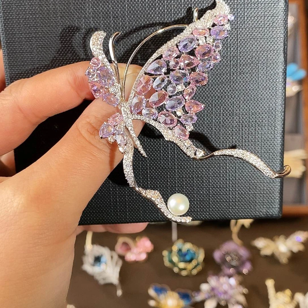 锆石铜合金胸针蝴蝶