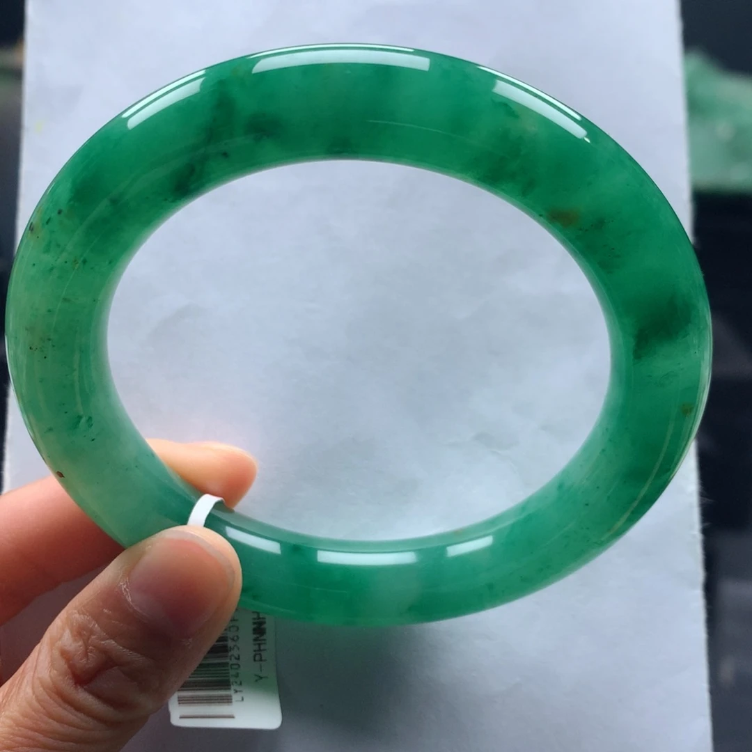 未镶嵌手镯石英质玉