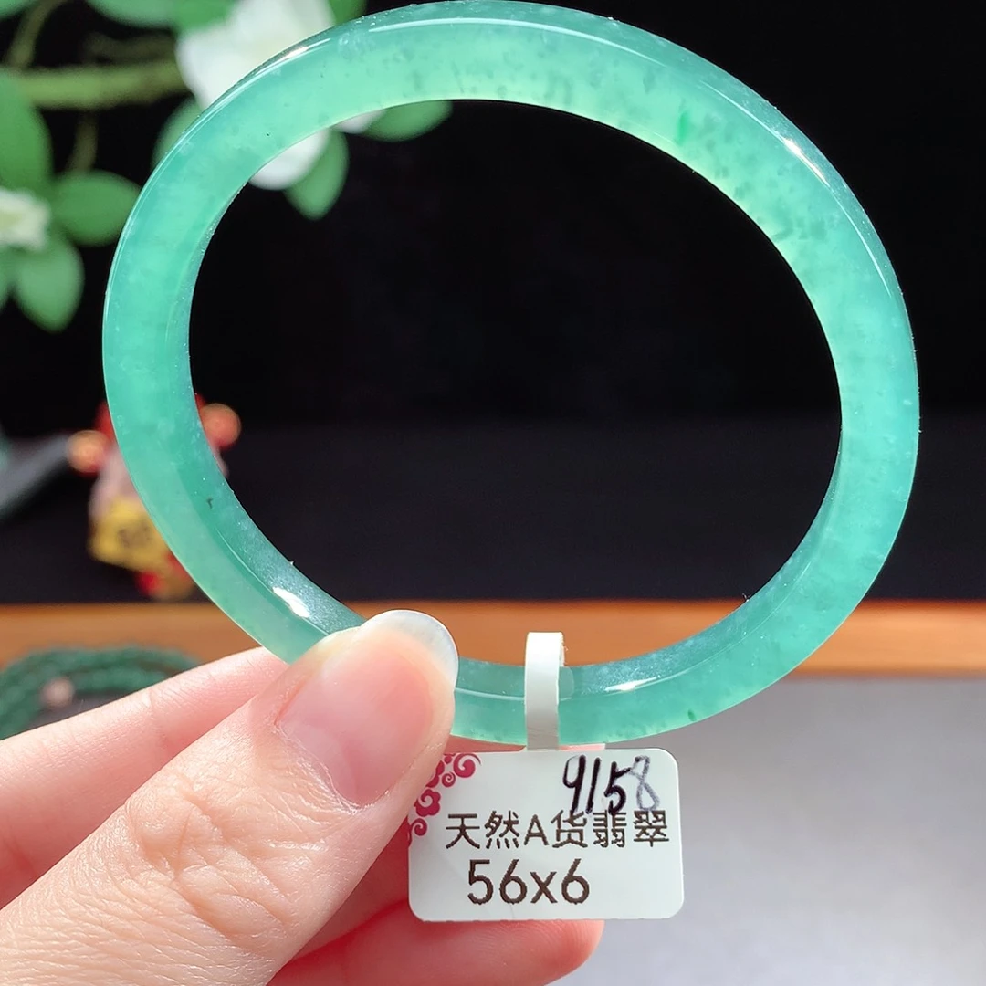 未镶嵌手镯（圆镯）翡翠