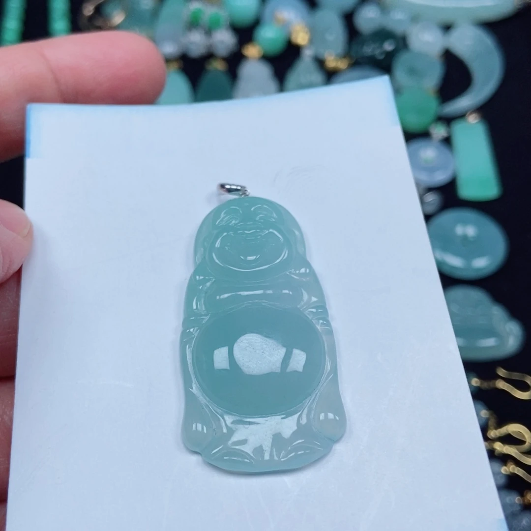 翡翠未镶嵌颈饰佛公