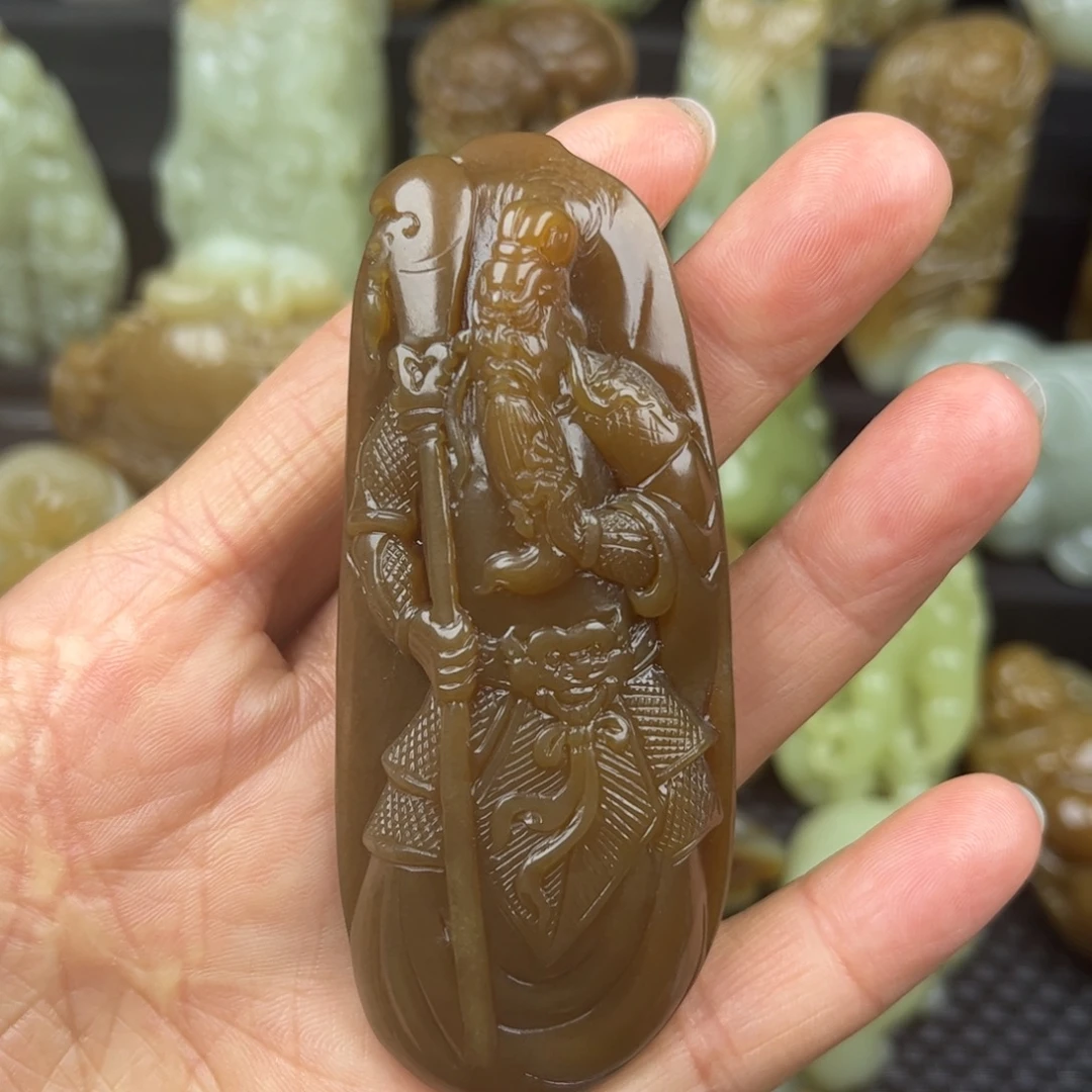 和田玉未镶嵌把件