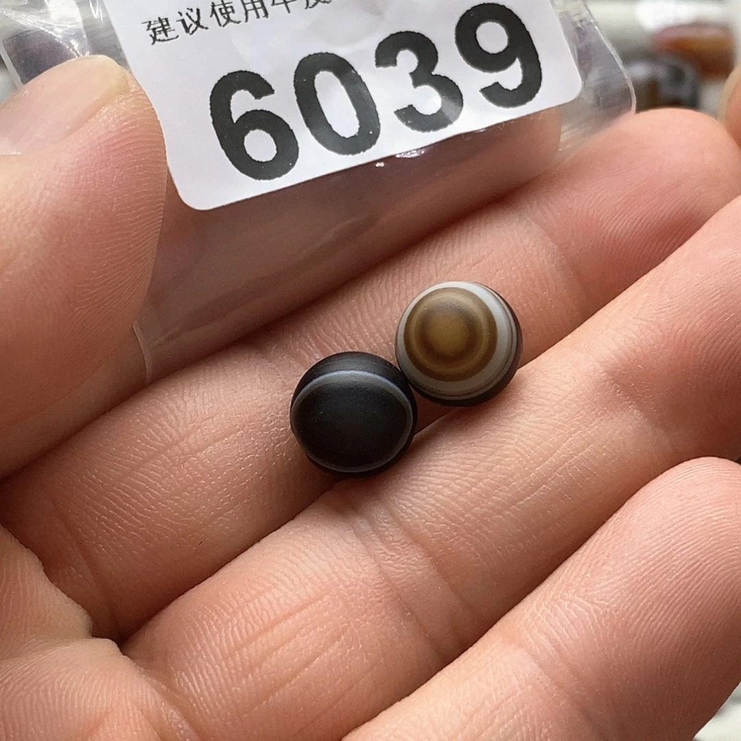 玛瑙/玉髓裸珠未镶嵌6039黑眼睛随机发2颗