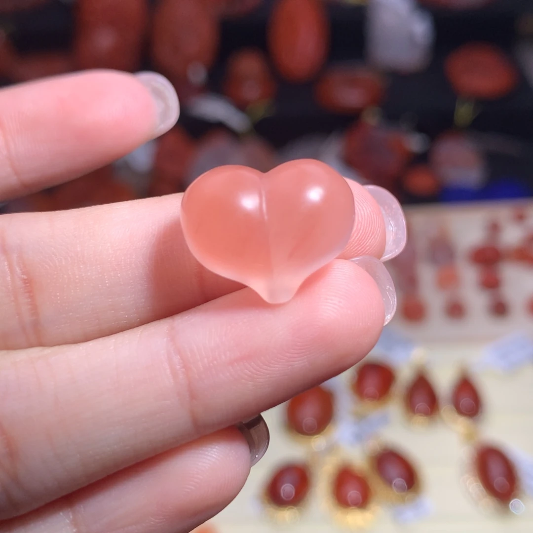 南红玛瑙未镶嵌珠宝半成品屁桃2