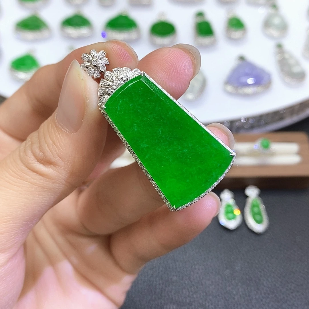 翡翠18K金镶嵌吊坠(不含链)