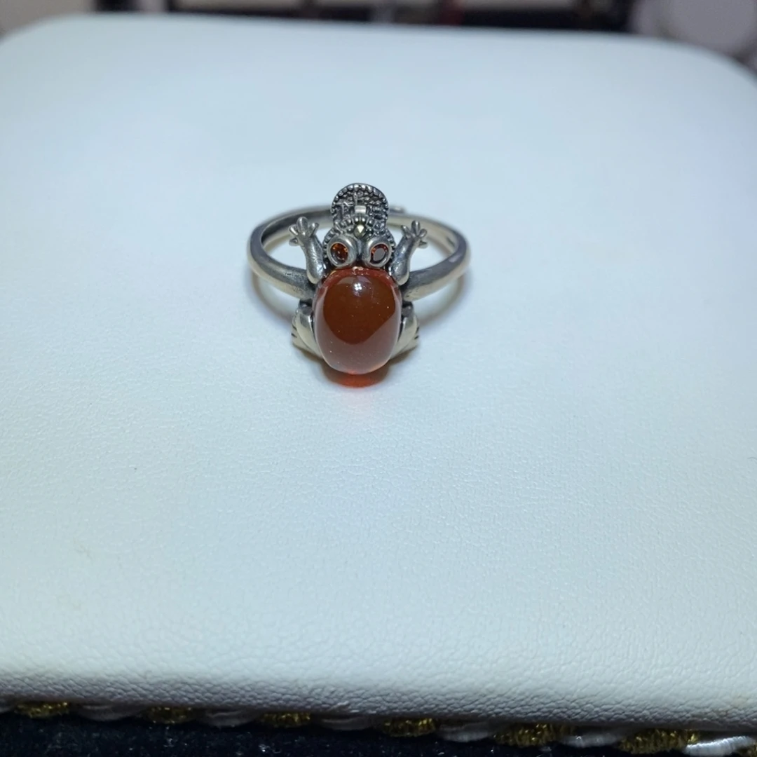 裸石琥珀未镶嵌 呱呱来财净水浅血银戒指