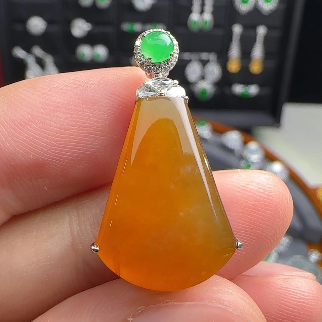 翡翠18K金镶嵌颈饰天然翡翠