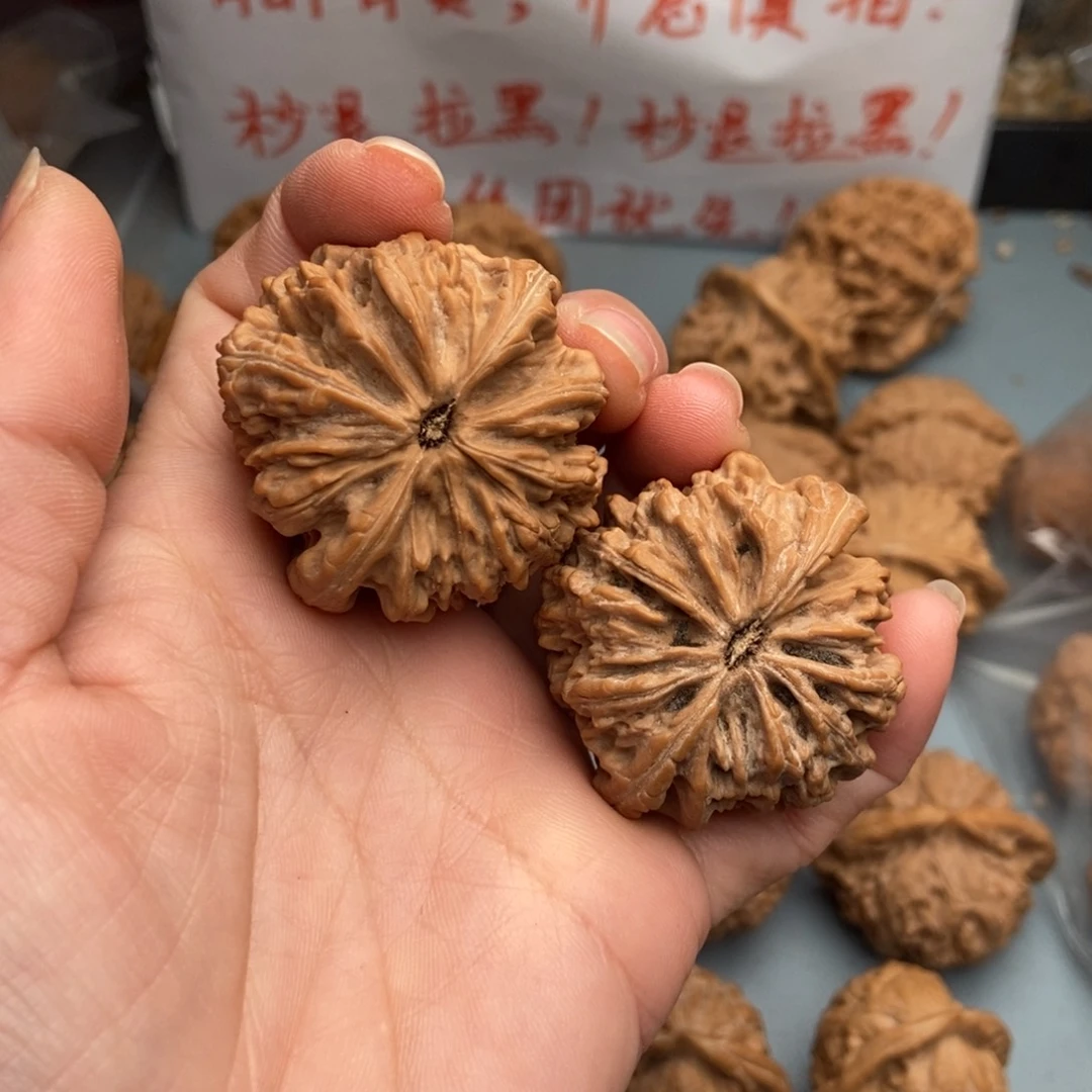 文玩核桃吊坠阿*贝暴雪41