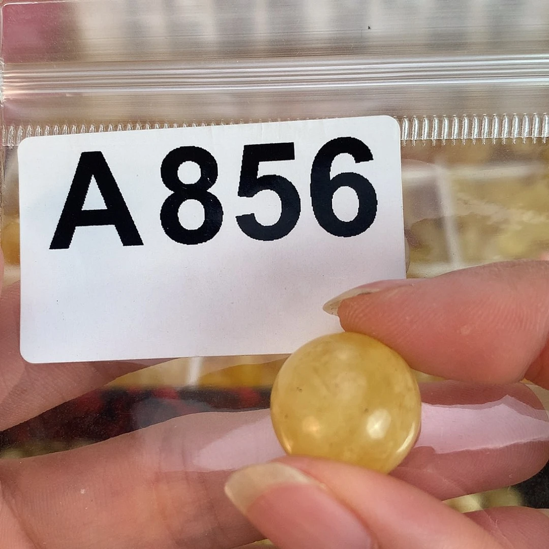未镶嵌琥珀珠宝奇石