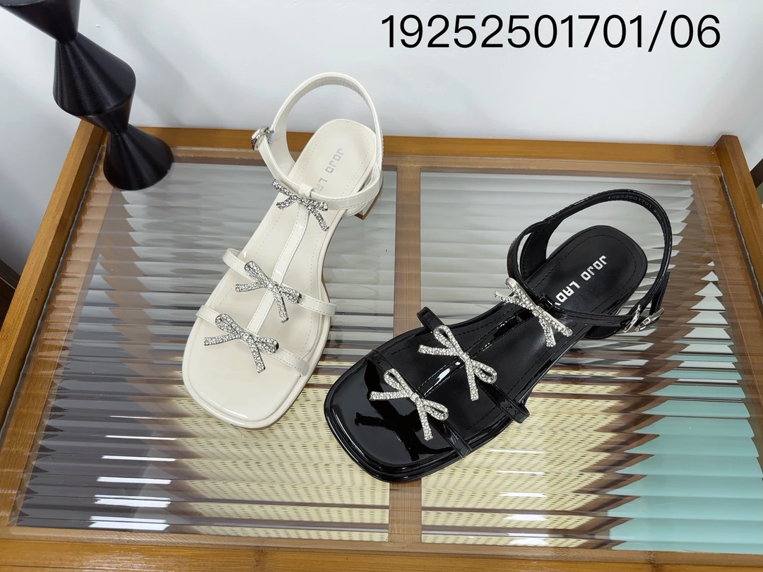 2025夏季新款露趾气质中粗跟凉拖鞋子法式蝴蝶结水钻高跟凉鞋女