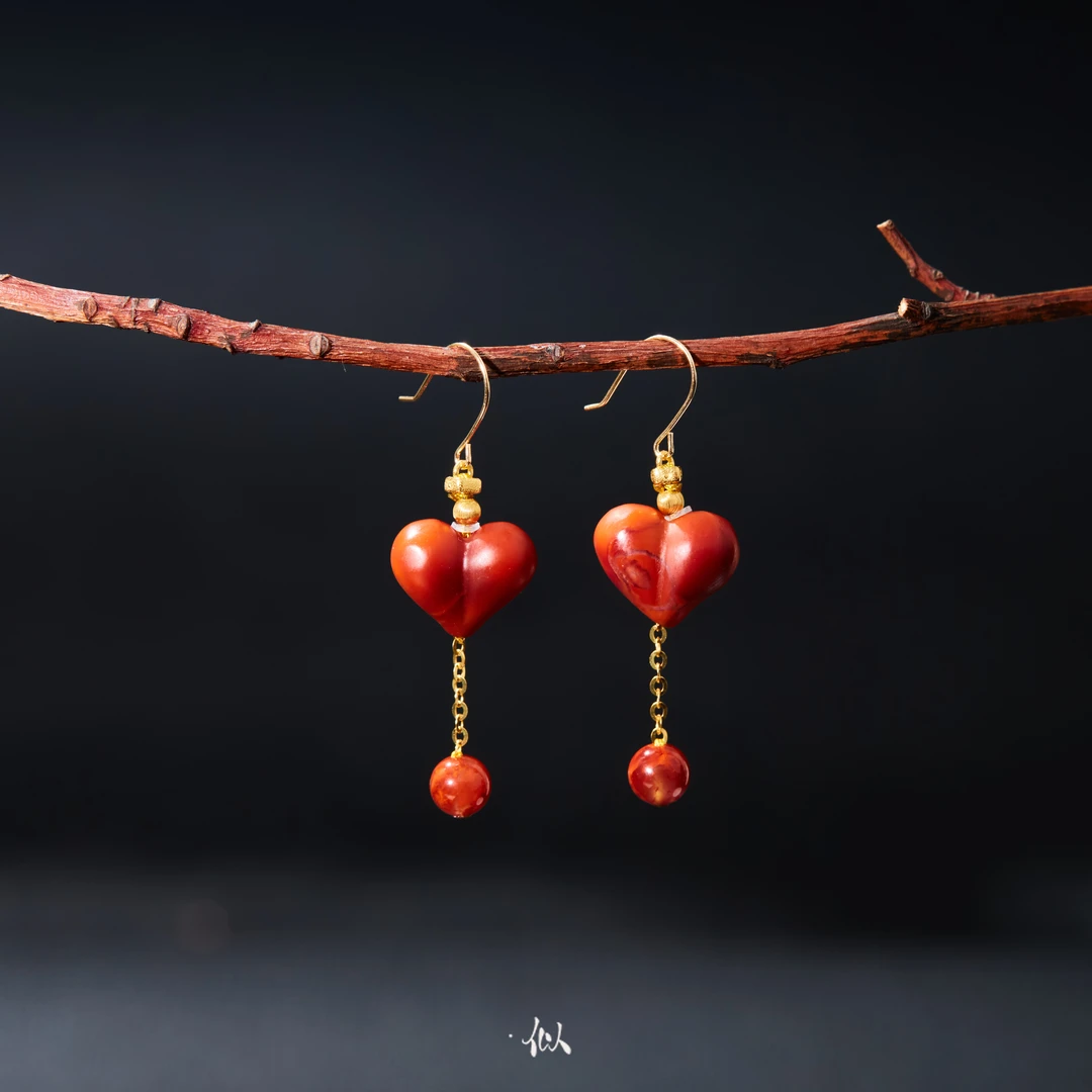 【星悦】·似梓珠宝· 18K南红爱心耳钩 XYGD372011-C