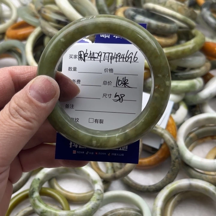 用***6岫玉未镶嵌手镯岫玉