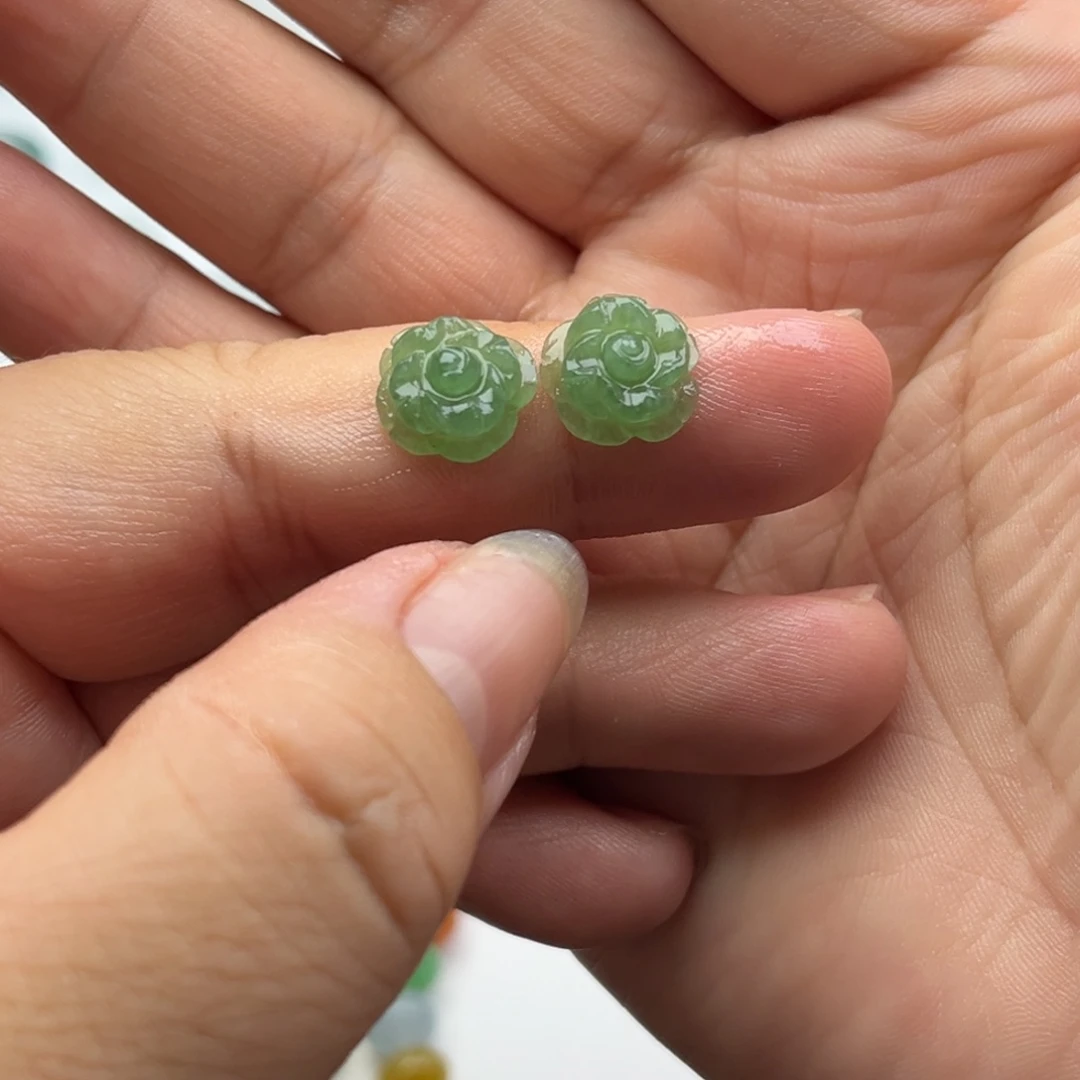 定制翡翠未镶嵌花花耳钉