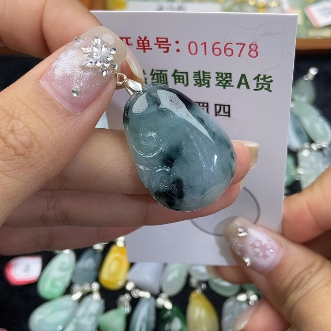 翡翠未镶嵌颈饰翡翠