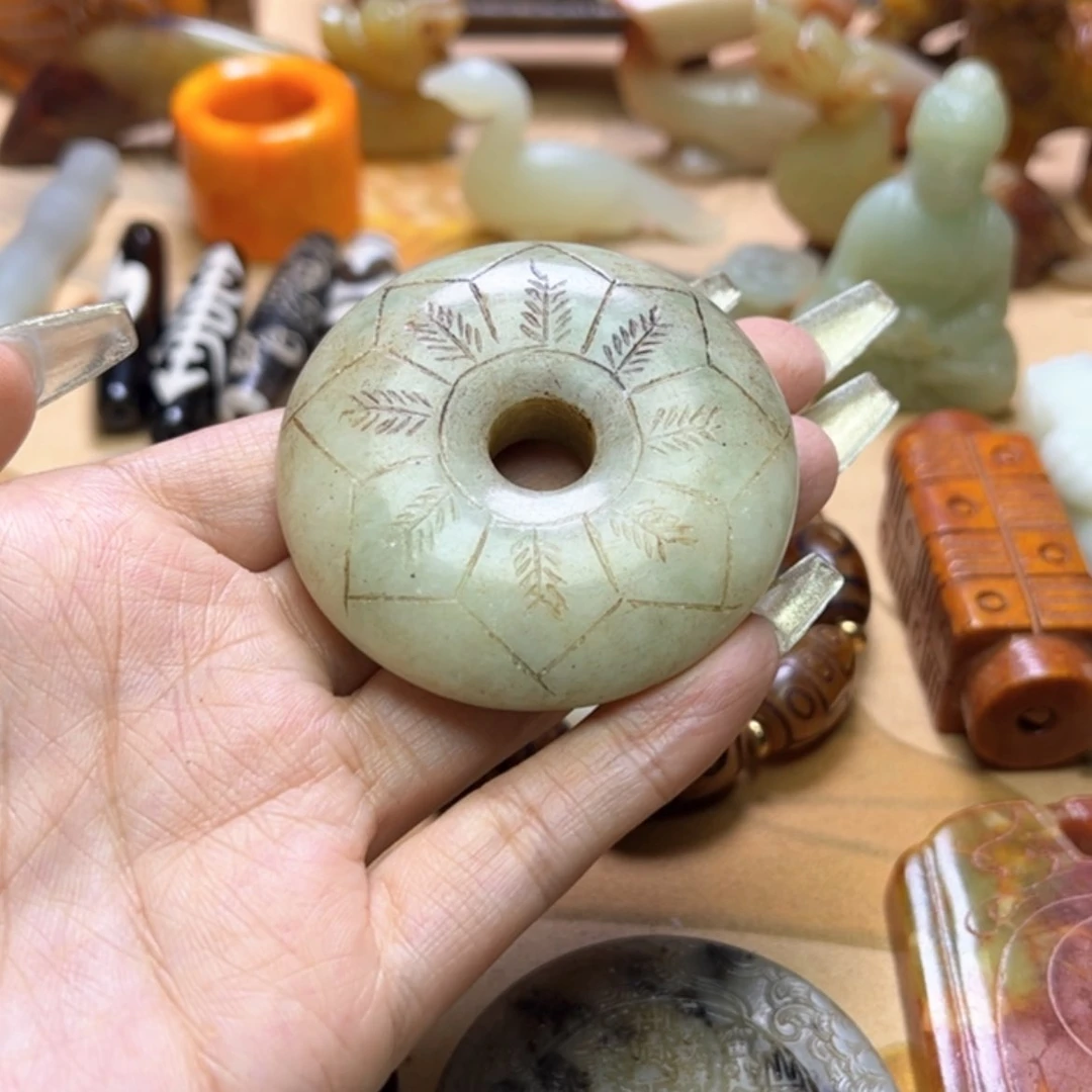 【闪购商品】蛇纹石玉颈饰未镶嵌