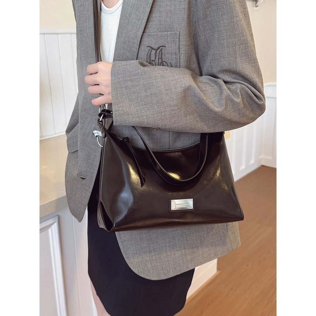 复古包包女大容量2025新款秋冬休闲小众设计斜挎包单肩腋下饺子包