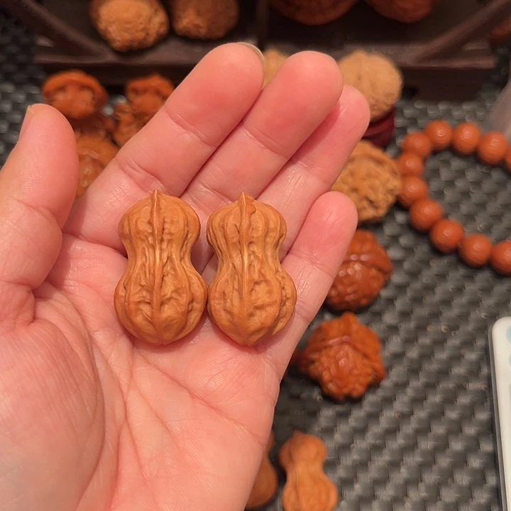 一***皮文玩核桃把件花生