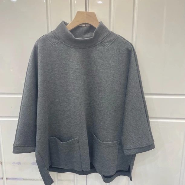 休闲时尚宽松百搭口袋衫