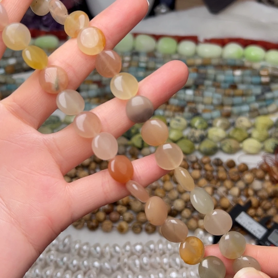 玛瑙/玉髓合金珠宝半成品Y166。12mm天然彩兔毛圆饼一条