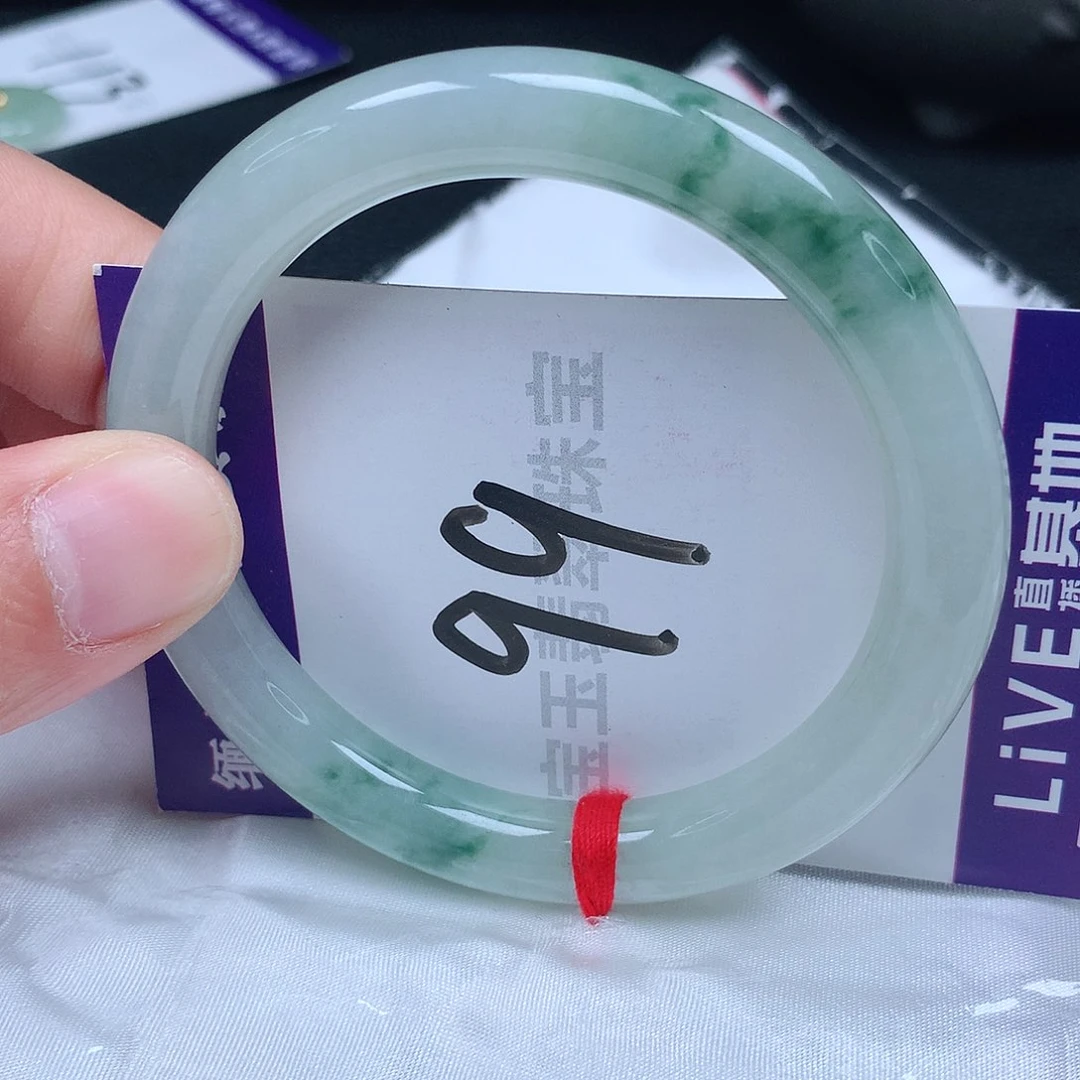 翡翠手镯未镶嵌57圈口
