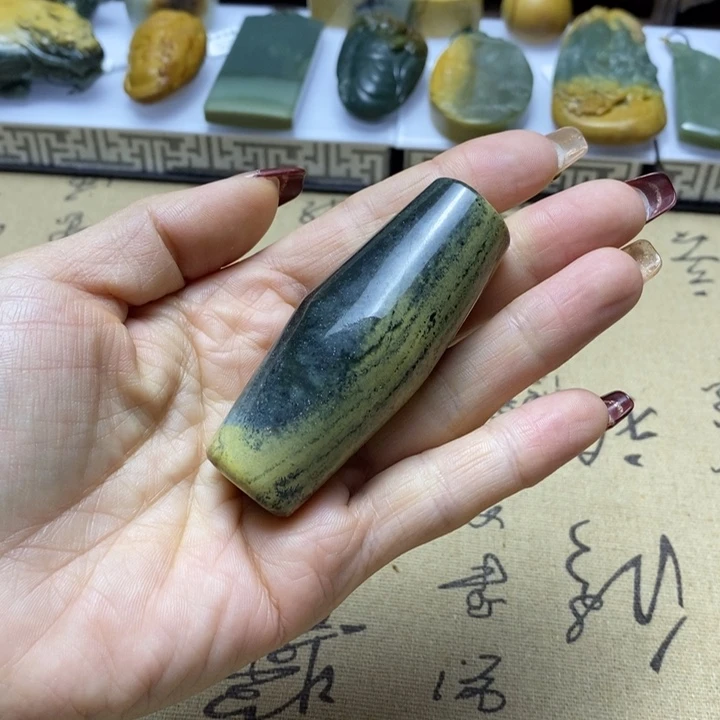 透闪石质玉手把未镶嵌