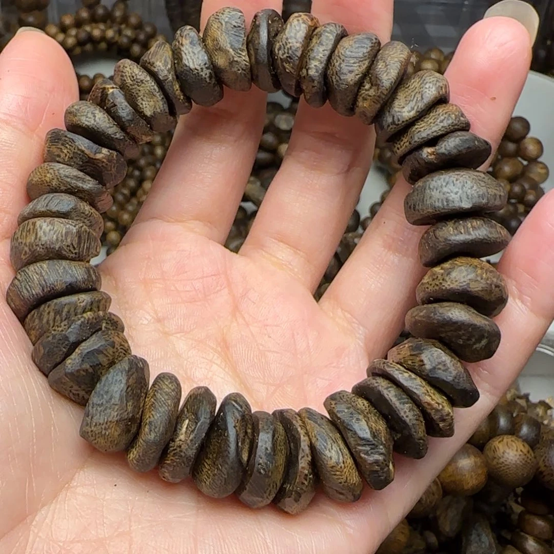 沉香手串用****1单圈树丁包壳张勺子沉水30克老料