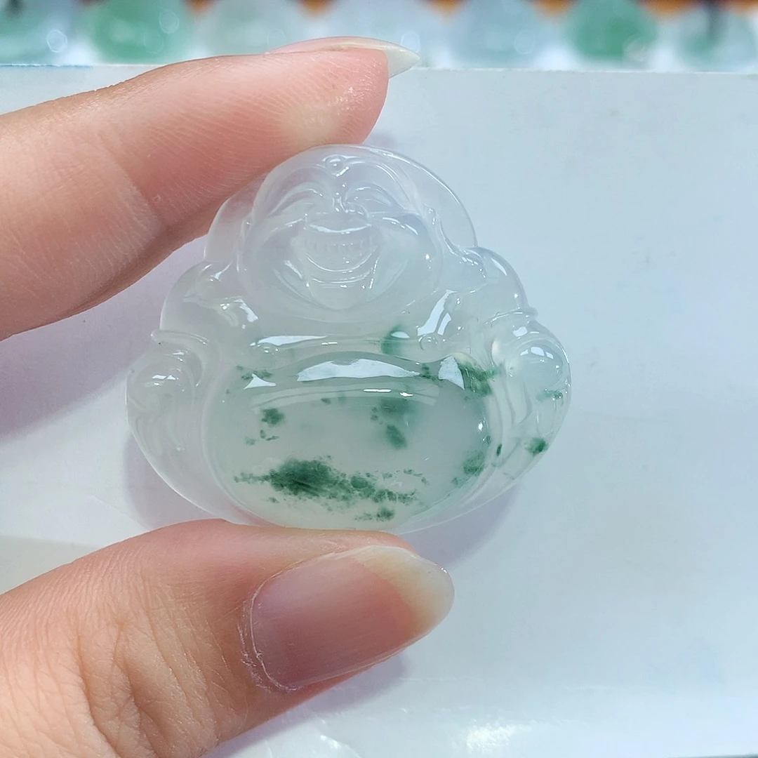 翡翠未镶嵌颈饰佛