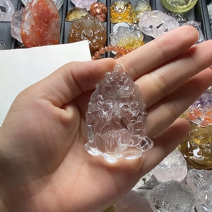 穆***穆未镶嵌颈饰水晶水晶吊坠