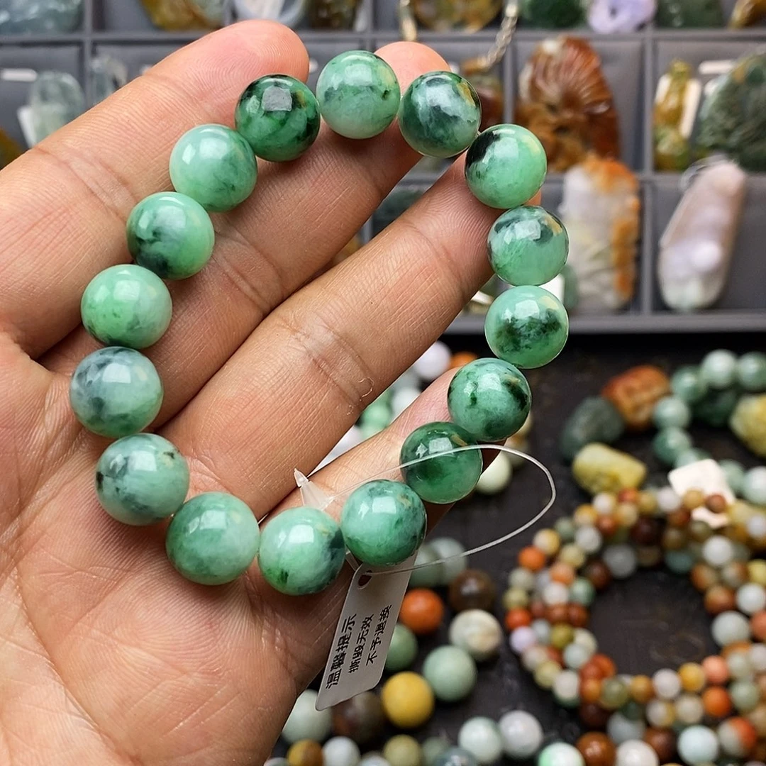 翡翠手串未镶嵌绿底