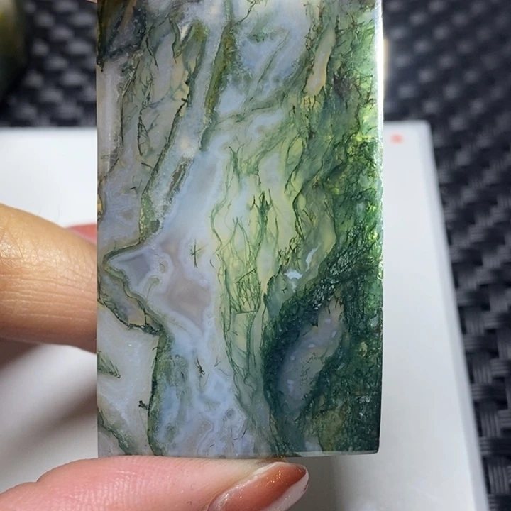 玛瑙/玉髓颈饰未镶嵌一**森