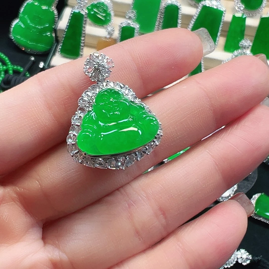 翡翠18K金镶嵌颈饰吊坠