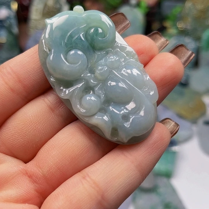 翡翠未镶嵌颈饰挂件