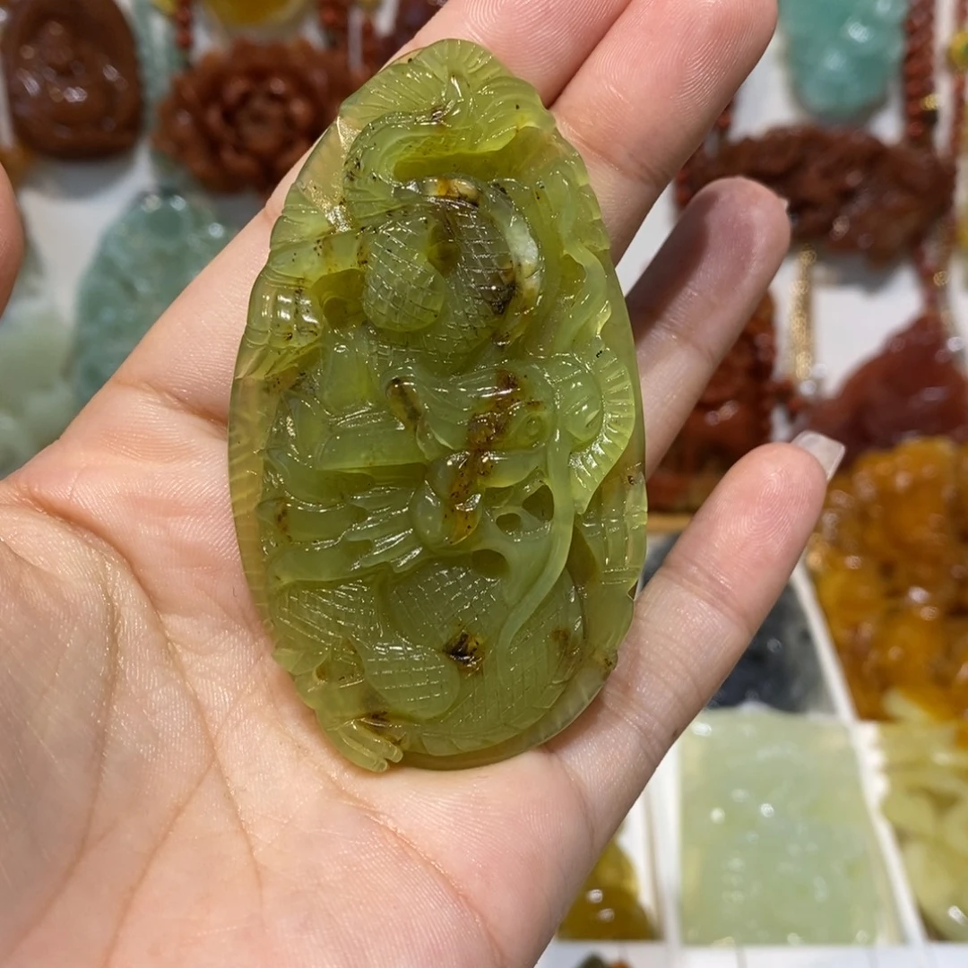 未镶嵌蛇纹石玉颈饰