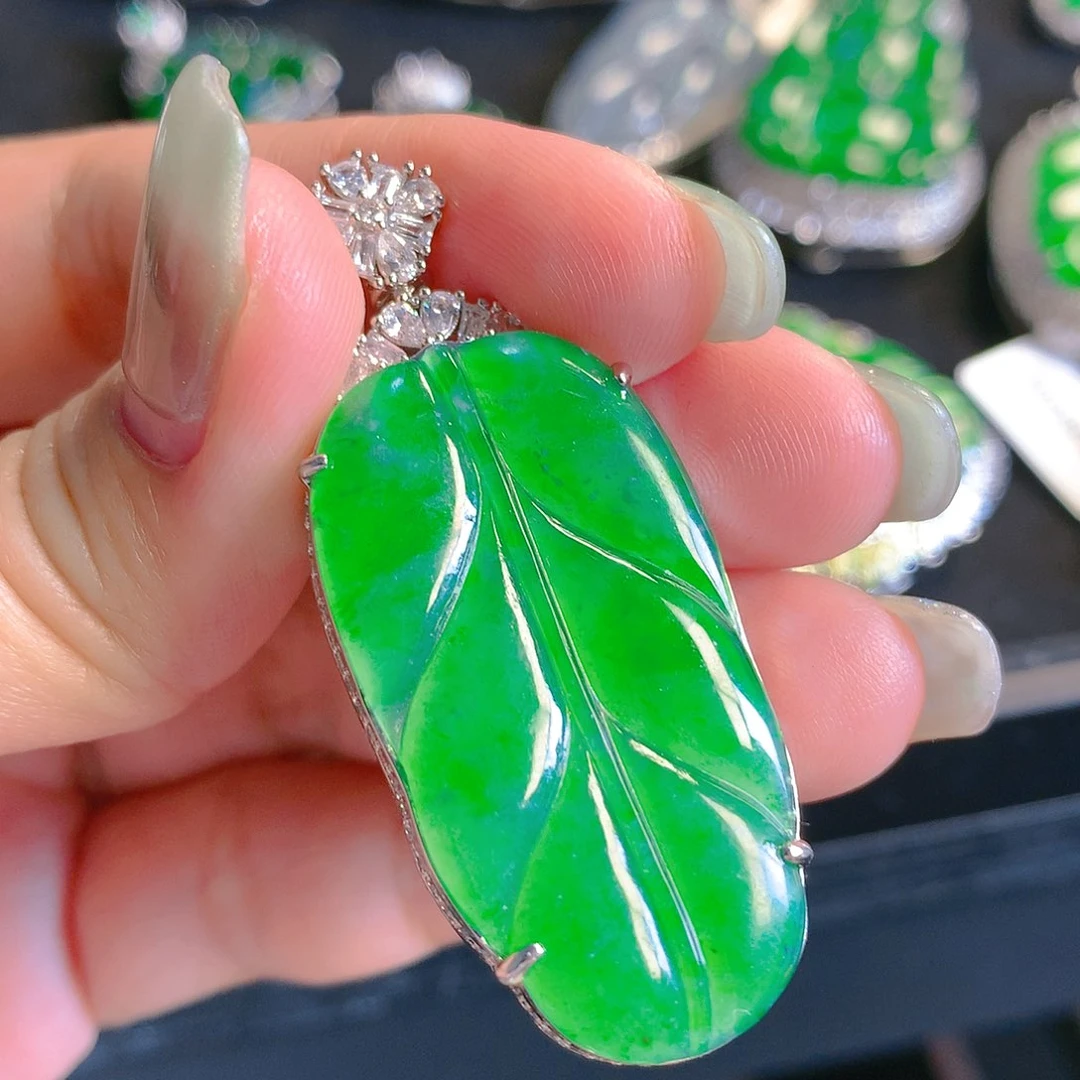 翡翠颈饰未镶嵌翡翠