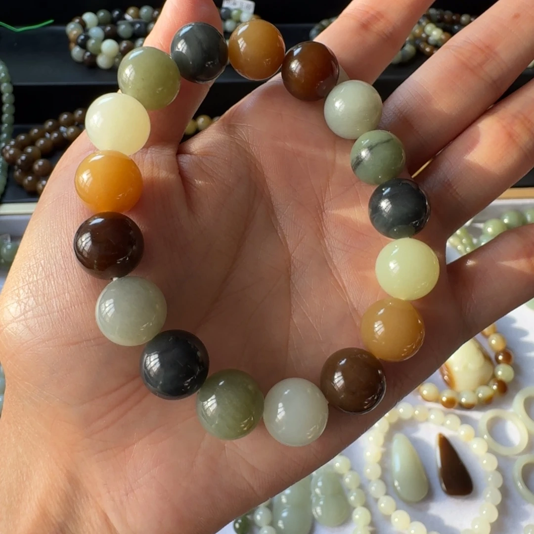 新***陈和田玉未镶嵌手链