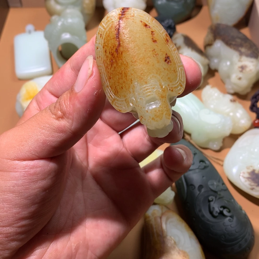 未镶嵌和田玉（糖玉）挂件