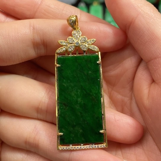 颈饰未镶嵌翡翠吊坠