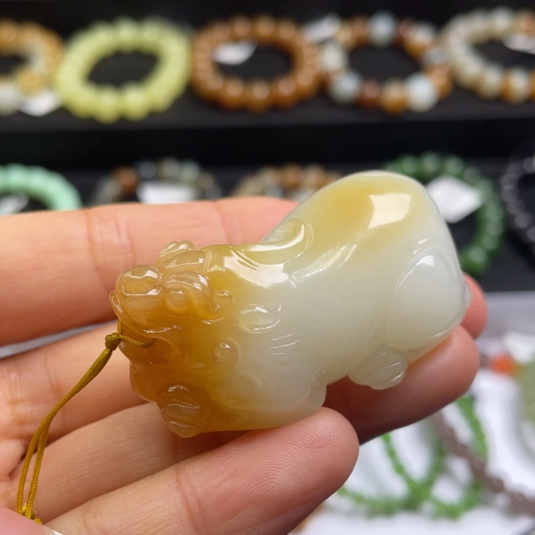 颈饰未镶嵌和田玉