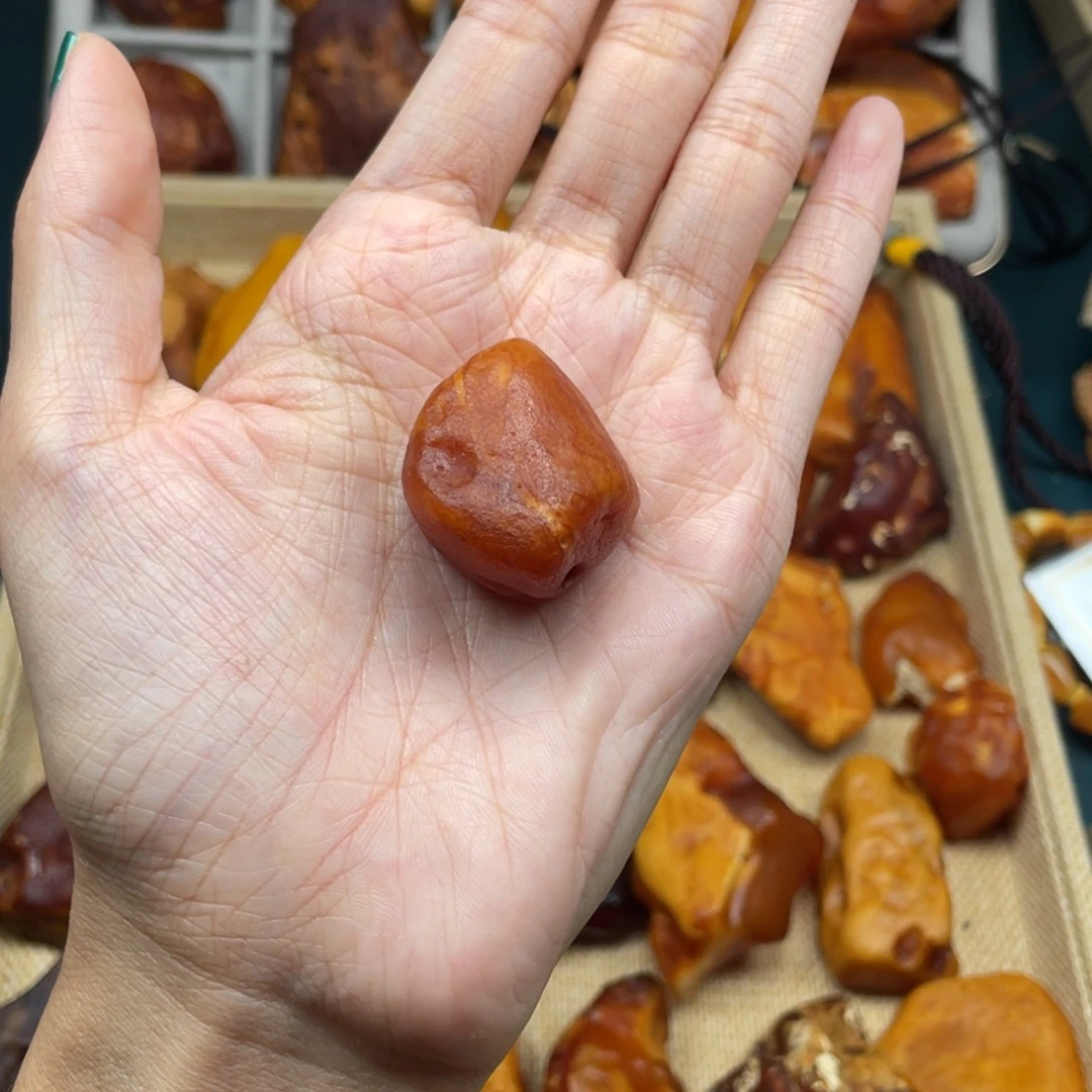 琥珀未镶嵌珠宝奇石