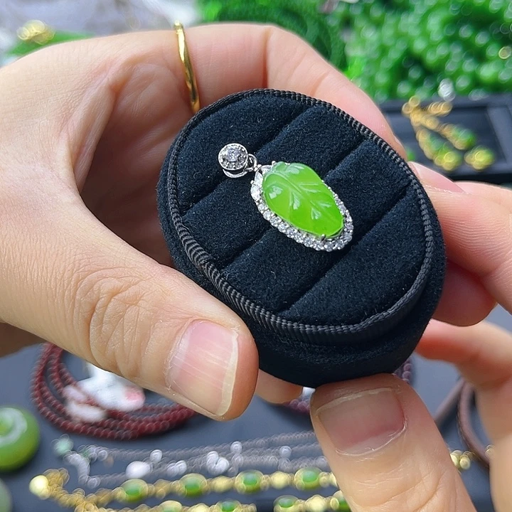 和田玉银S925镶嵌颈饰