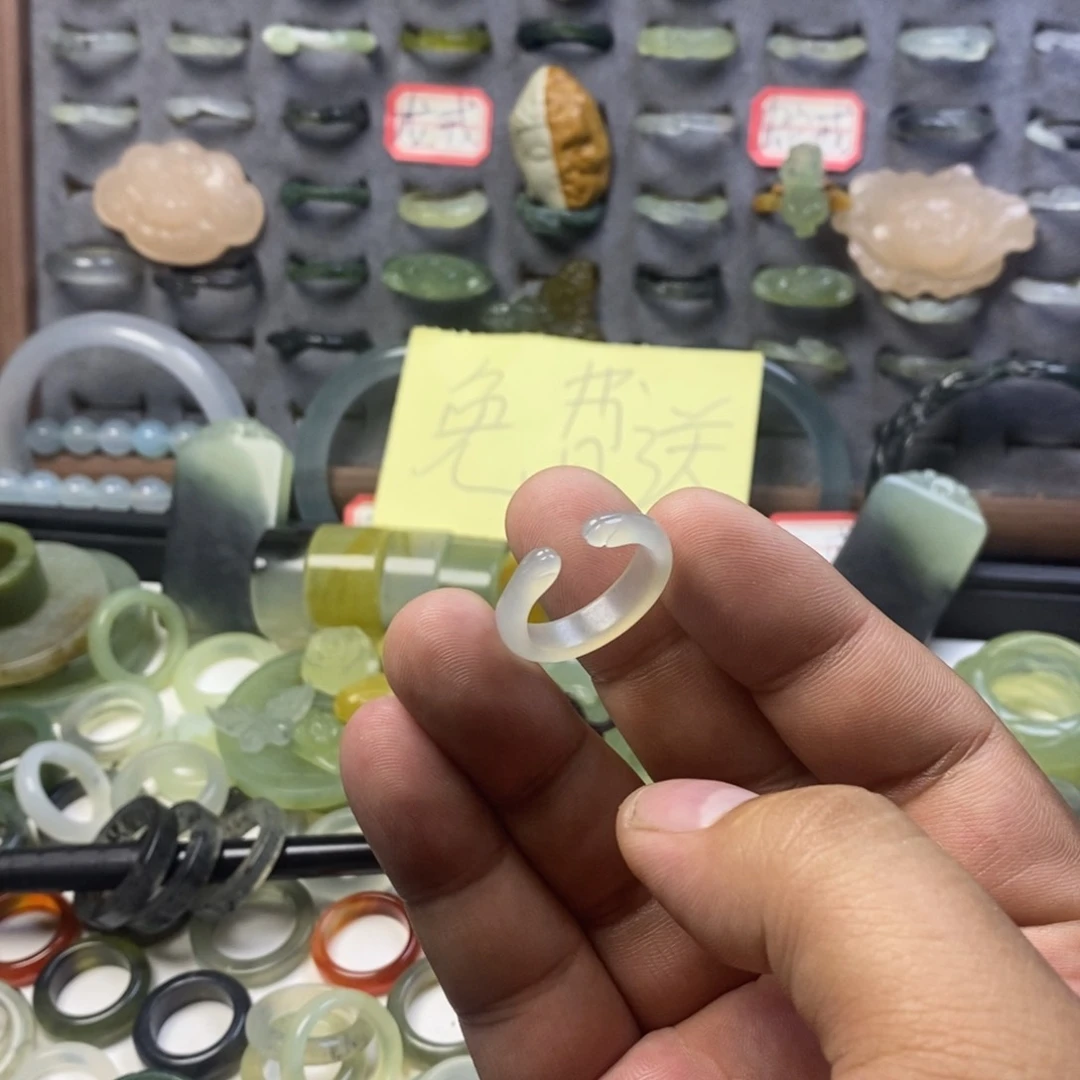 蛇纹石玉未镶嵌戒指A****_