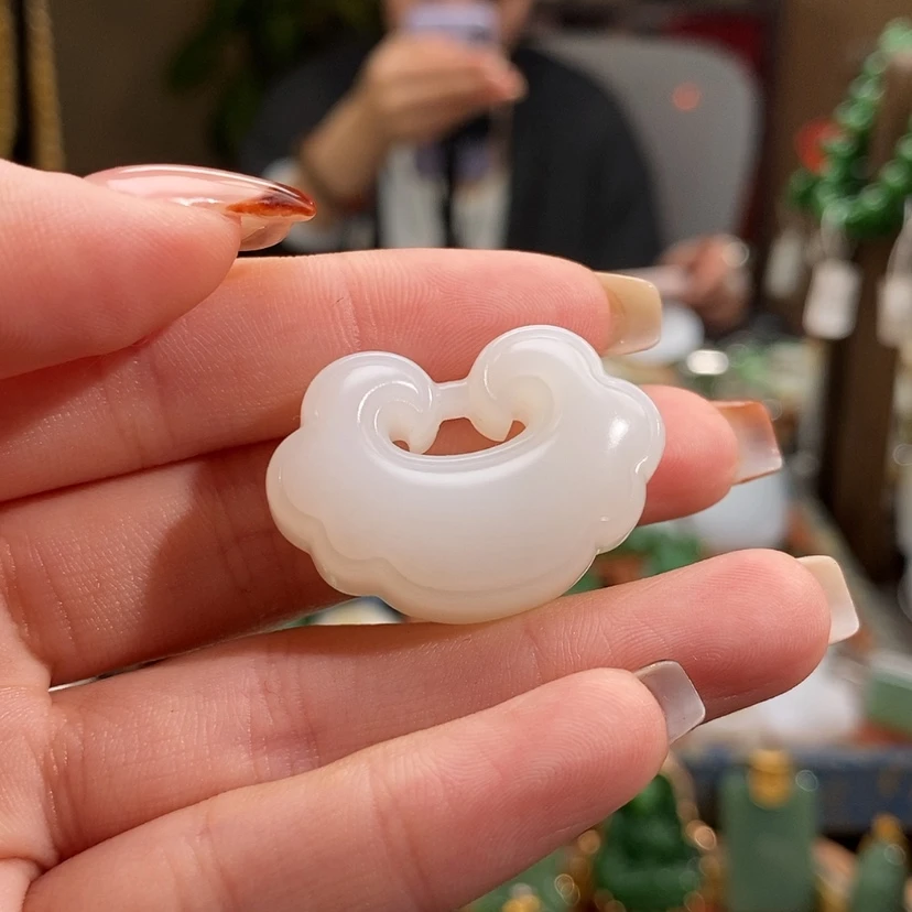 【闪购商品】吊坠(赠链)未镶嵌和田玉