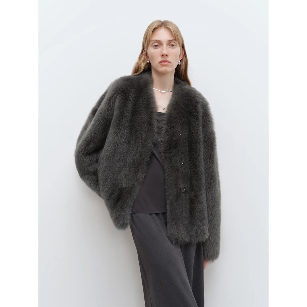 及简主义 进口托斯卡纳皮毛一体V领蝙蝠袖廓形皮草外套女